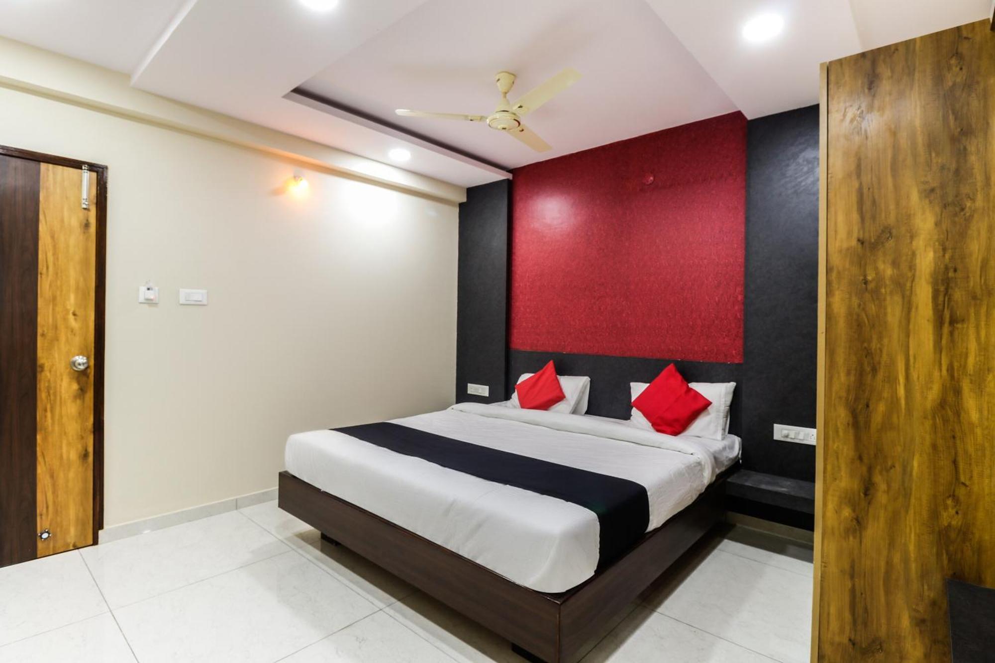 Capital O N R Residency Otel Yelahanka Dış mekan fotoğraf